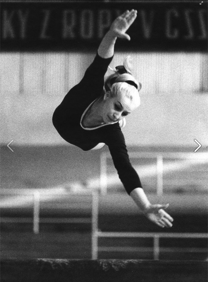 Fallece a los 74 años la mítica gimnasta checoslovaca Vera Caslavska