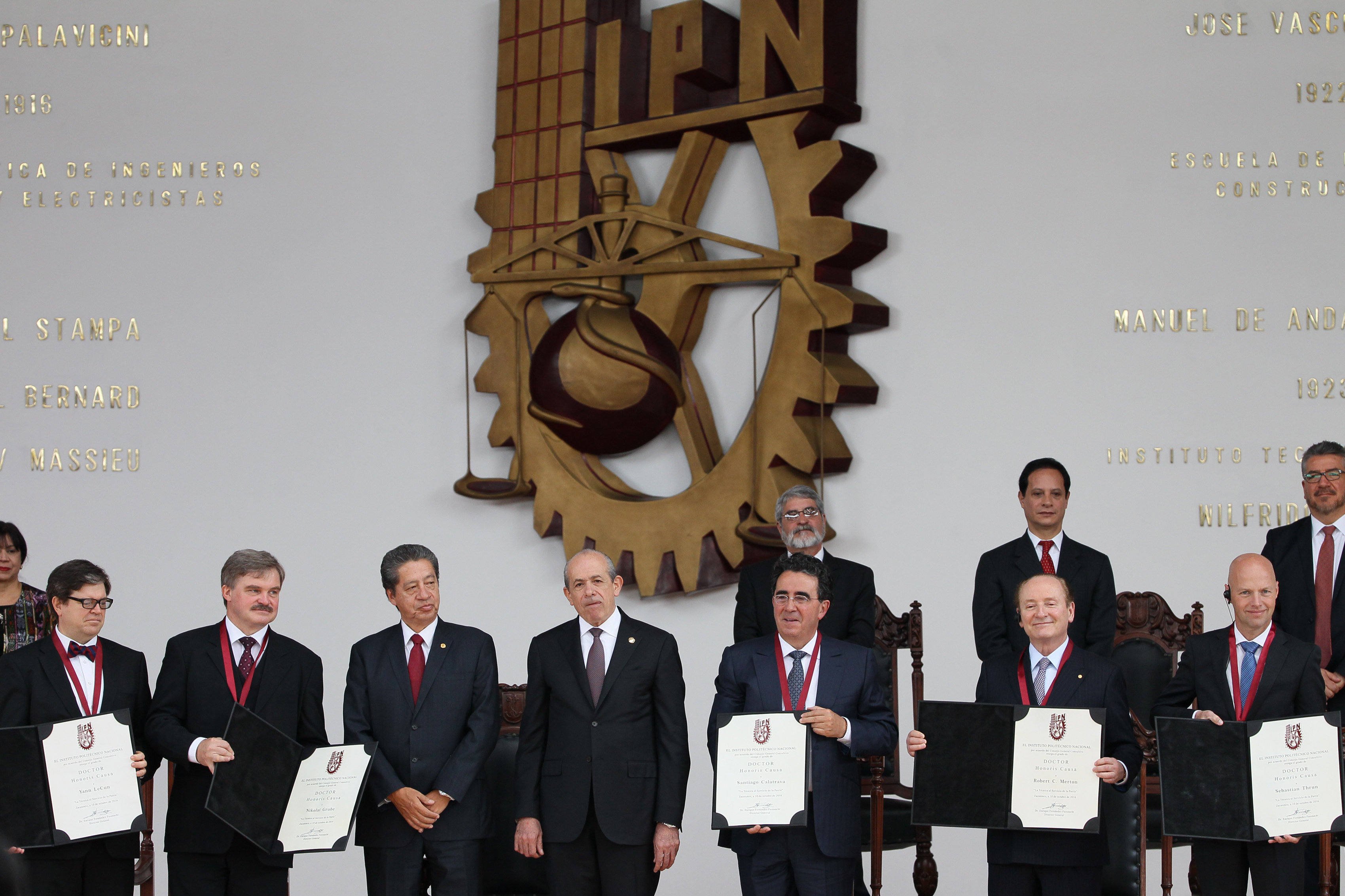 Calatrava recibe “honoris causa” del Instituto Politécnico Nacional de México