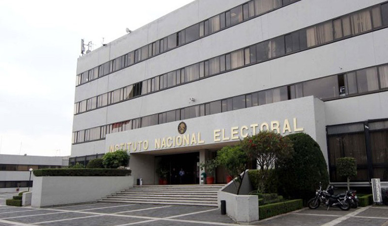 INE aprueba nuevo sistema de votación electrónico.
