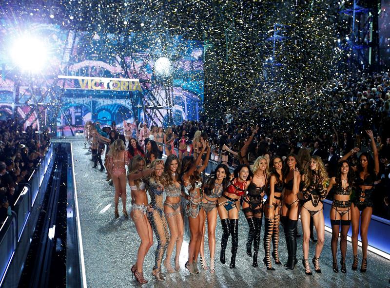 Se celebra primer desfile Victoria Secret en París