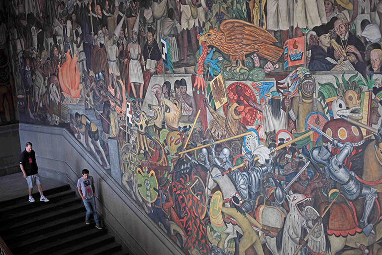 Mural realizado por el mexicano Diego Rivera en Palacio Nacional en Ciudad de México (México) EFE/Sáshenka Gutiérrez
