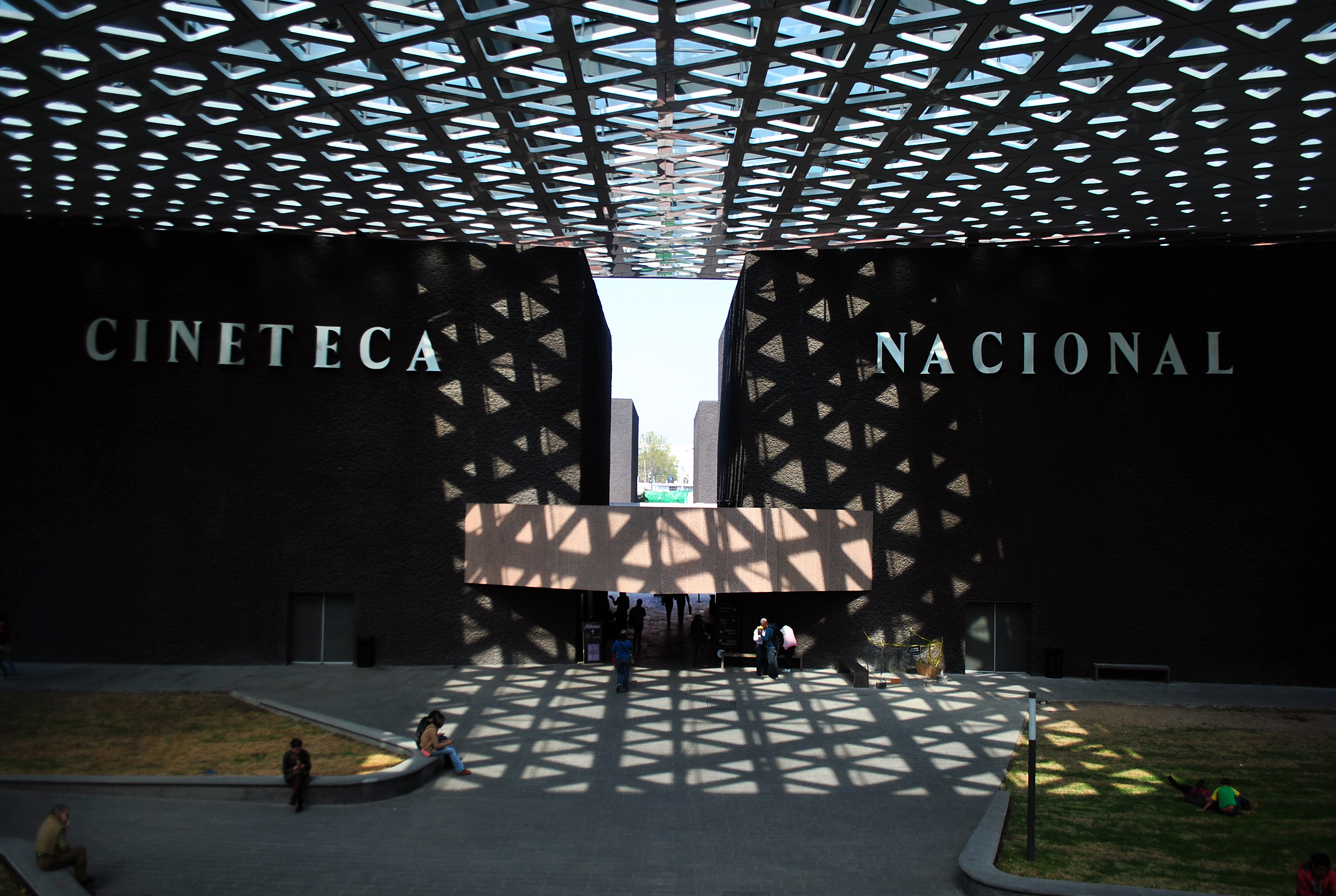 Cineteca Nacional abre zona de descanso para usuarios del Hospital Xoco